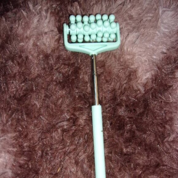 Cheezos Extendable Manual Back Massager New - Picture 3 of 3